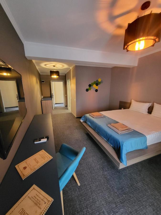 Albert Hotel Roşu Buitenkant foto