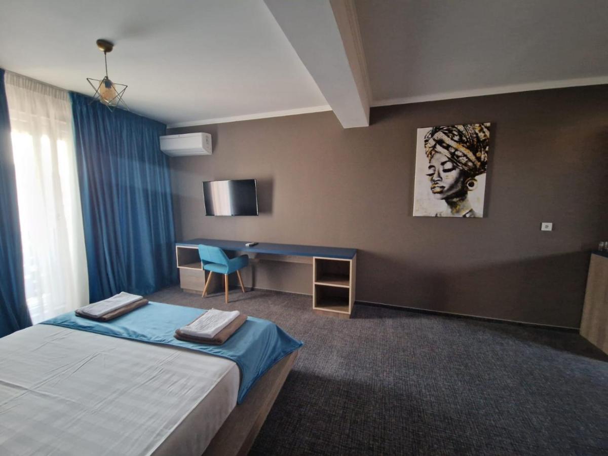 Albert Hotel Roşu Buitenkant foto