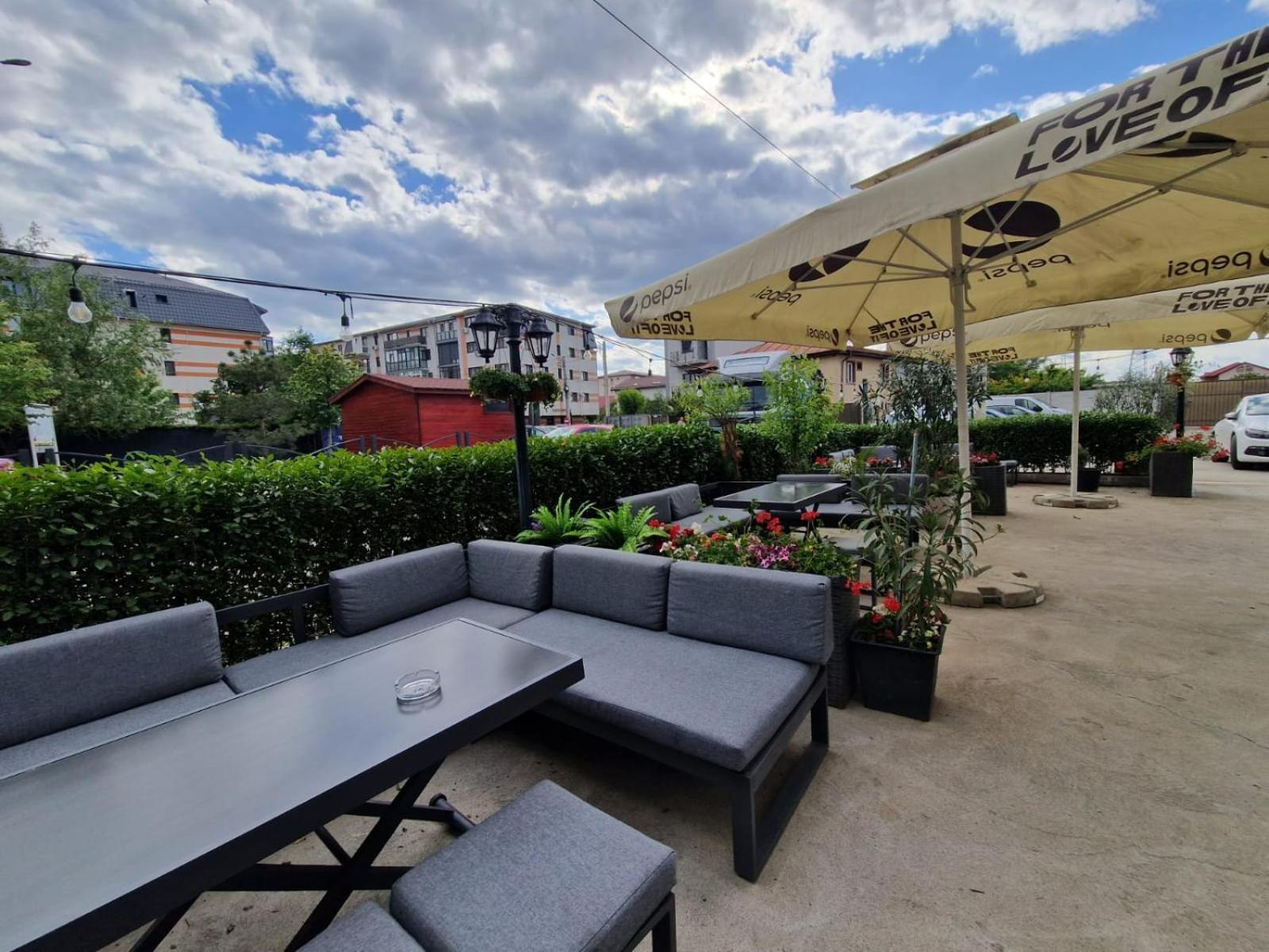 Albert Hotel Roşu Buitenkant foto